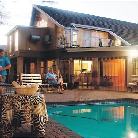 Rustenburg Guesthouse エクステリア 写真