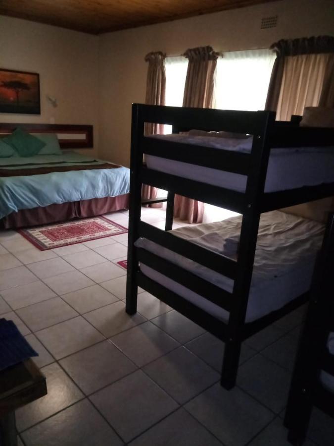Rustenburg Guesthouse エクステリア 写真