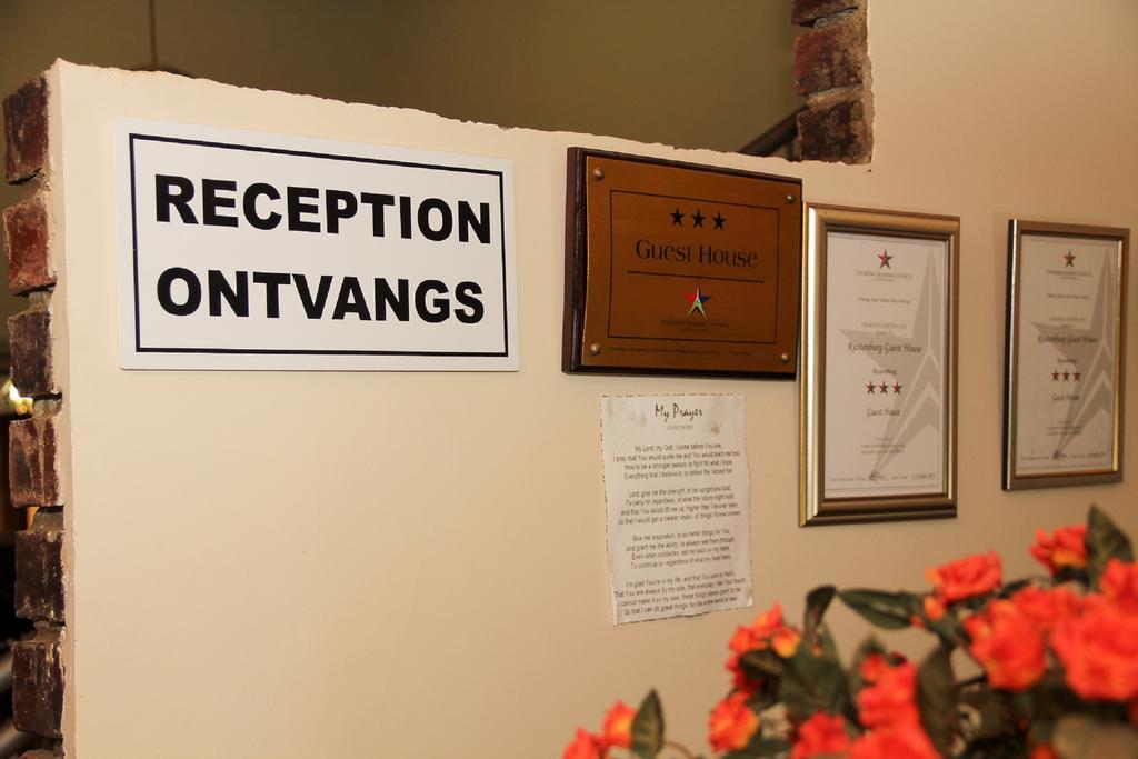 Rustenburg Guesthouse エクステリア 写真