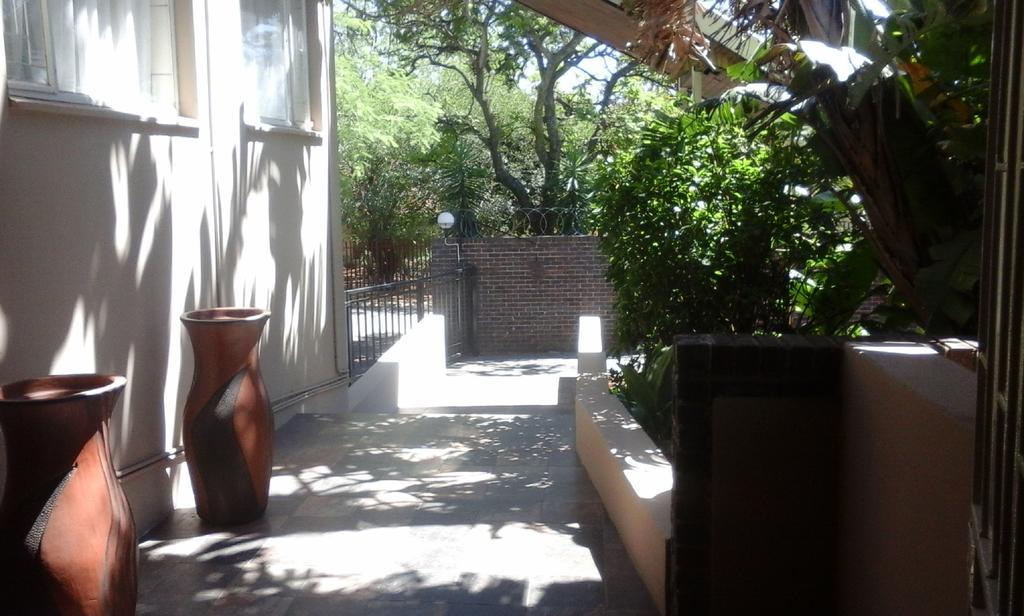 Rustenburg Guesthouse エクステリア 写真