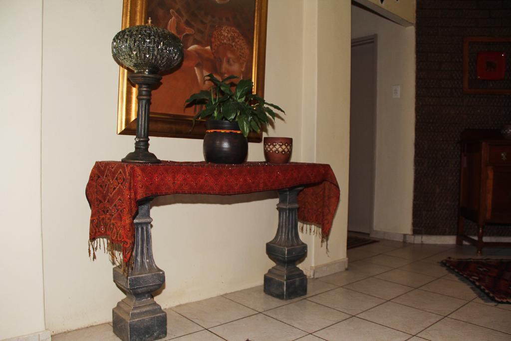 Rustenburg Guesthouse エクステリア 写真