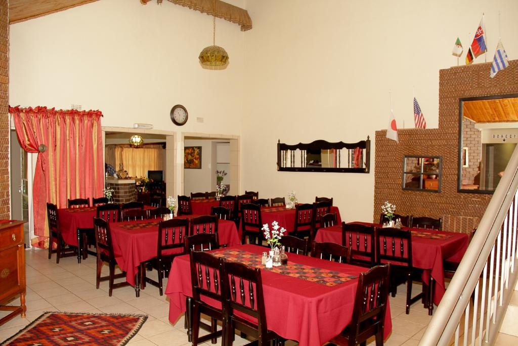 Rustenburg Guesthouse エクステリア 写真