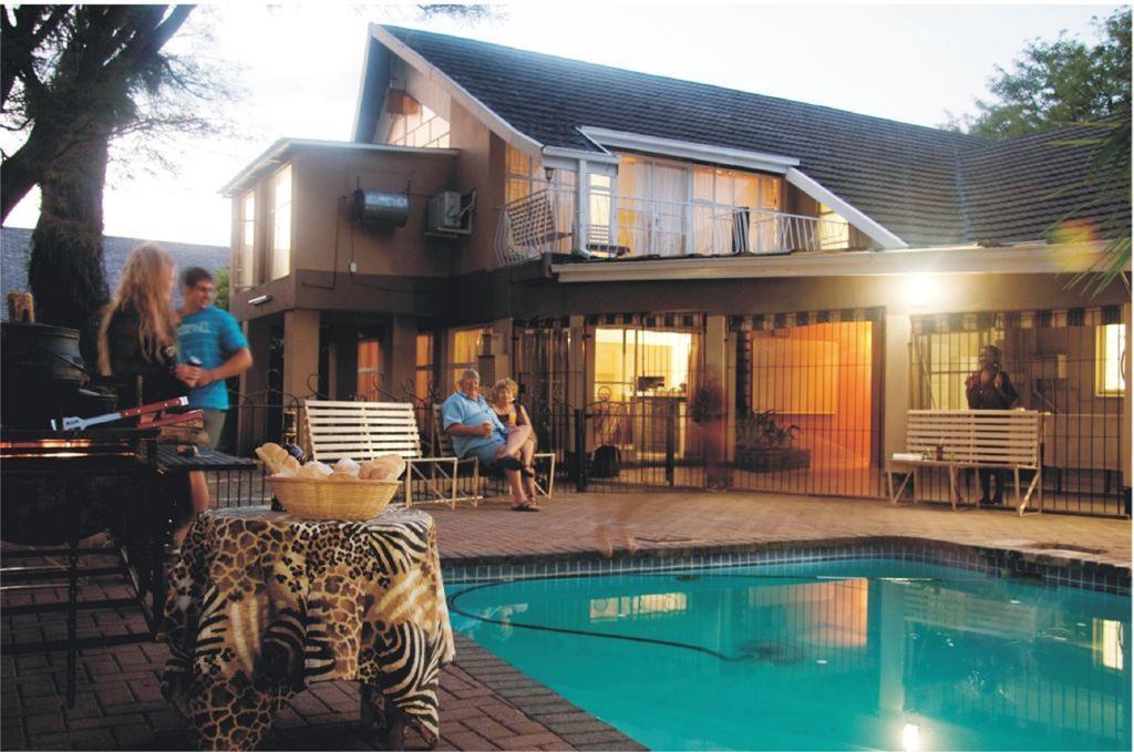 Rustenburg Guesthouse エクステリア 写真